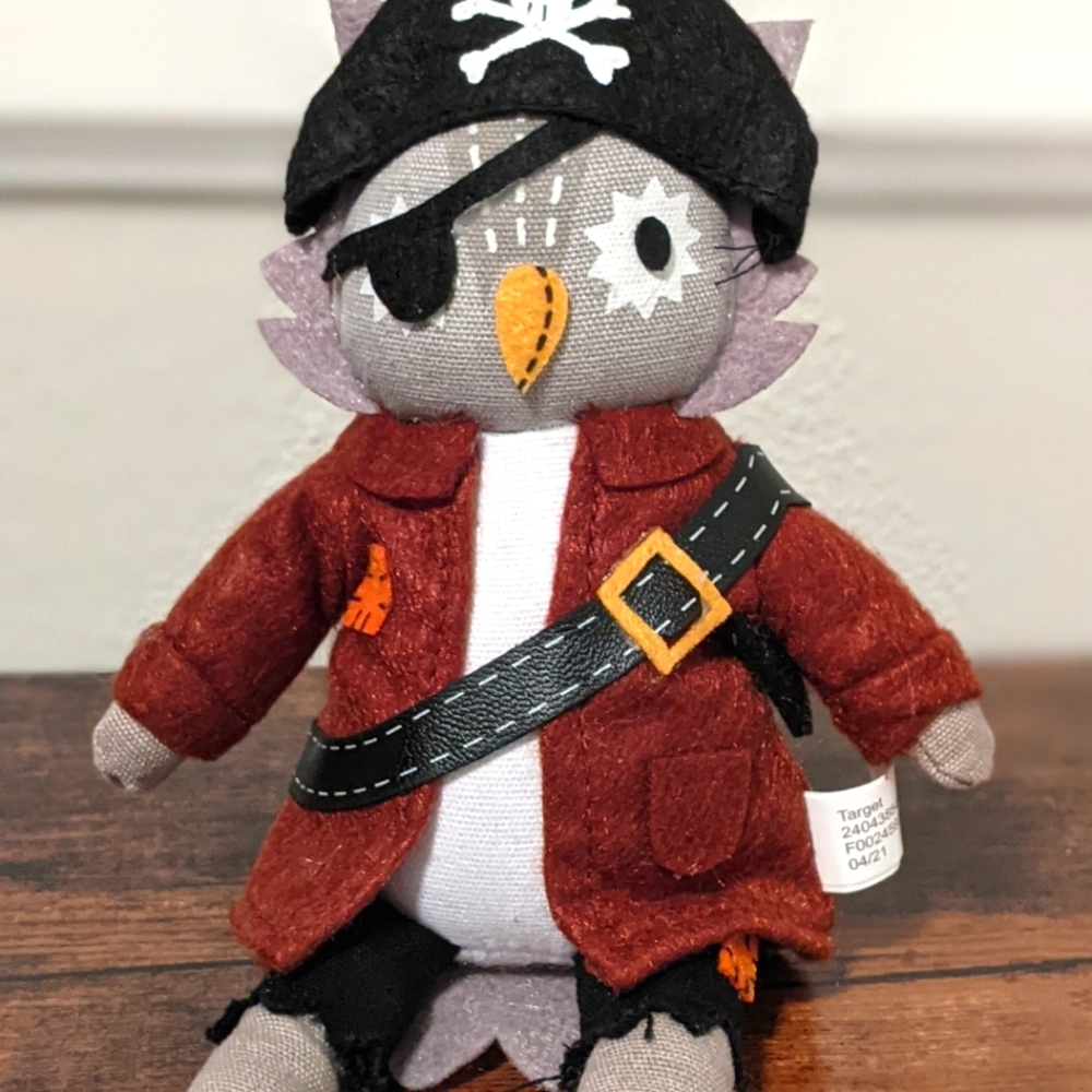 Target Hyde & Eek Halloween 2021 Pirate Owl